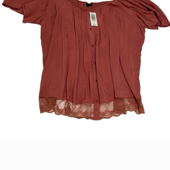 TORRID Dusty Rose Challis Cold Shoulder Button Blouse Size 4/4X NWT - Picture 4 of 6